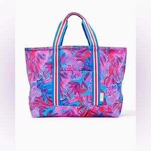 Lilly Pulitzer Mercato Canvas Cotton Beach Tote Bag Zip Top Ruby Red Wild Times